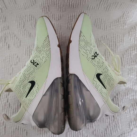Nike Air Max 270 Barely Volt Green Yellow - Picture 4 of 9